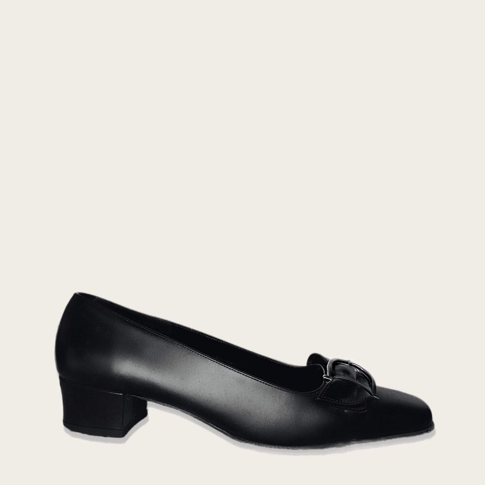 Vintage 1987 Salvatore Ferragamo “Gigliola” Pumps women's